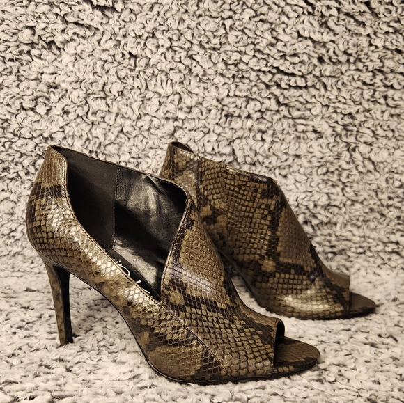 CALVIN KLEIN Python Heel Ankle Booties Open Toe Asymmetrical Booties Women 7.5 - Picture 1 of 10